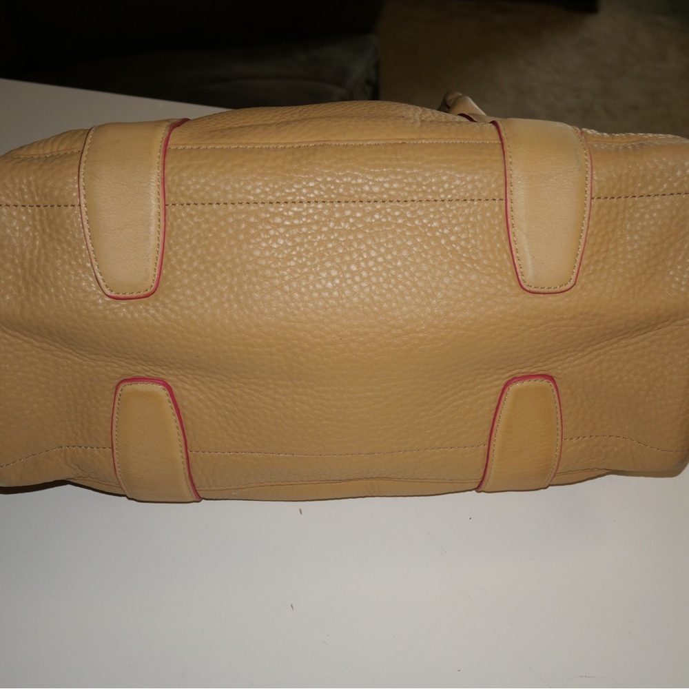Coach - Picture 5 of 5